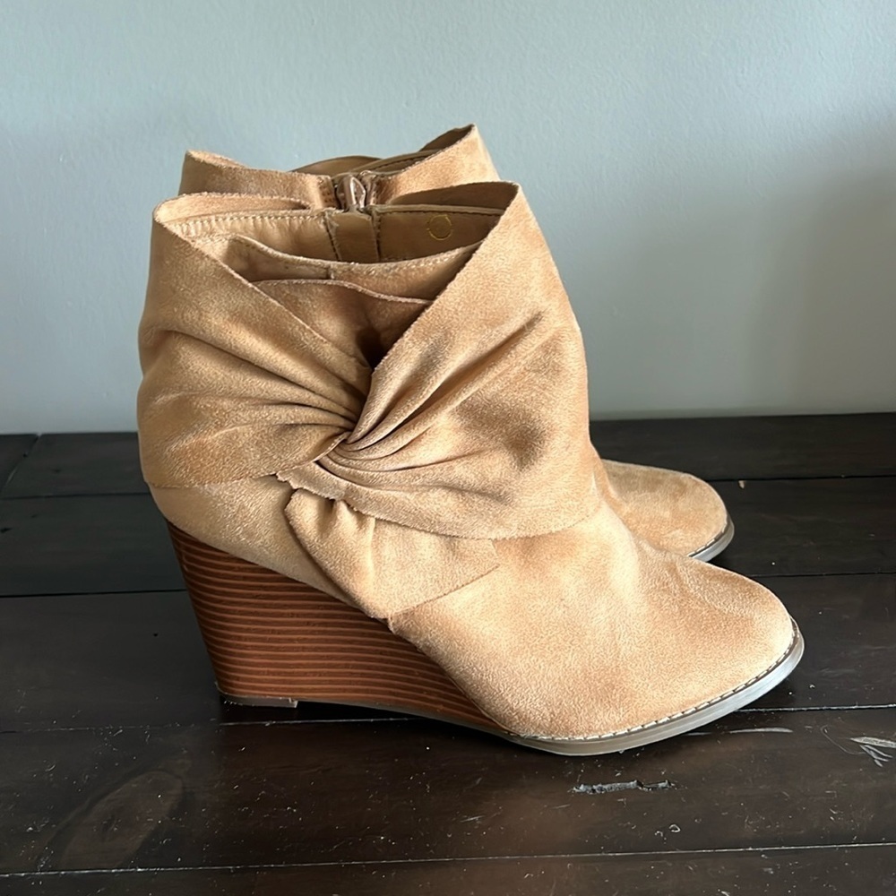 Suede booties - Picture 2 of 7